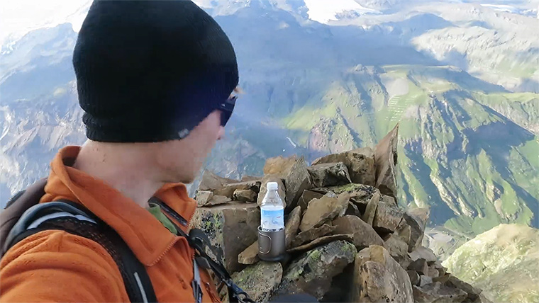 Видео о снятой записке с вершины Азаучегеткарабаши